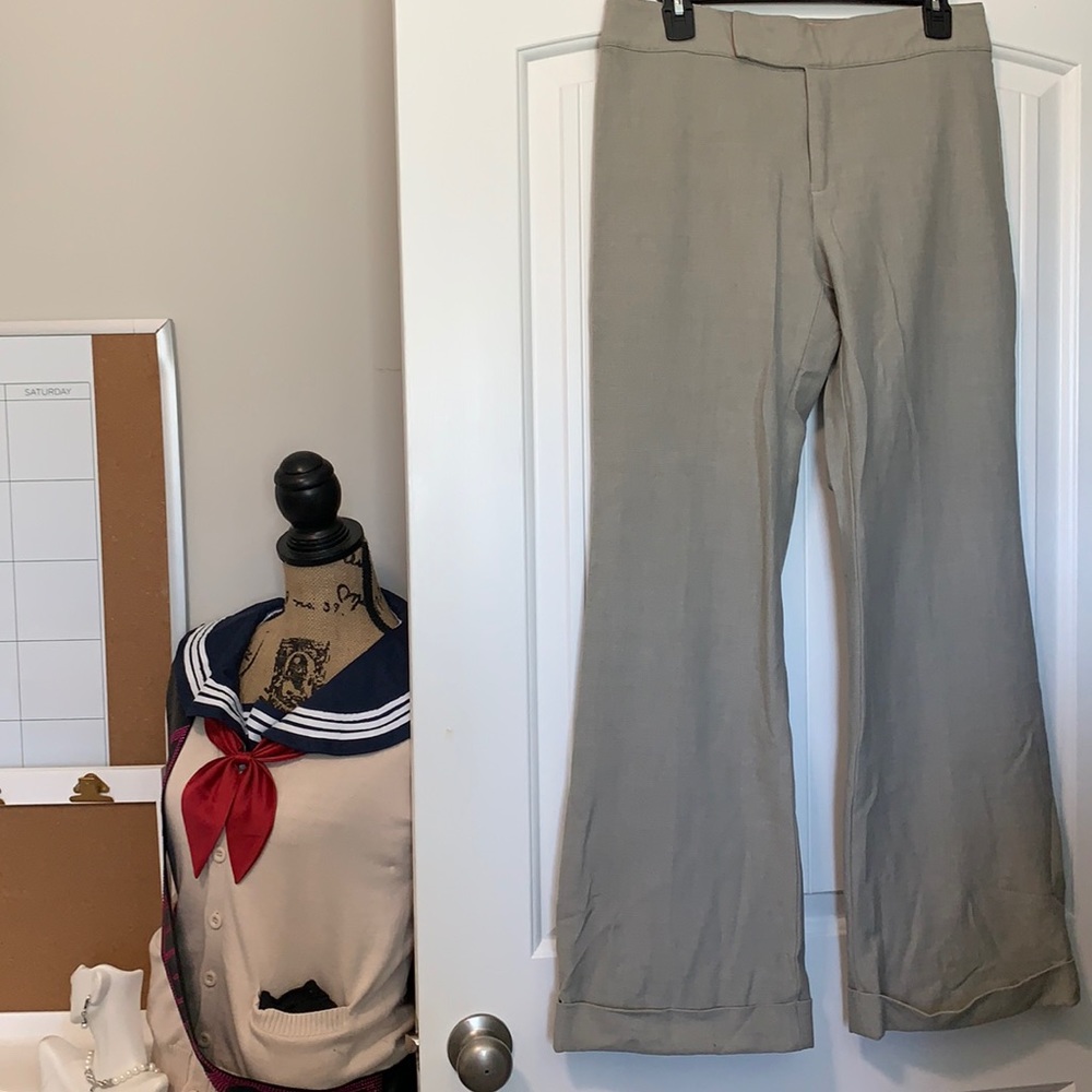 196) Old Navy Tan Pants Size 8
